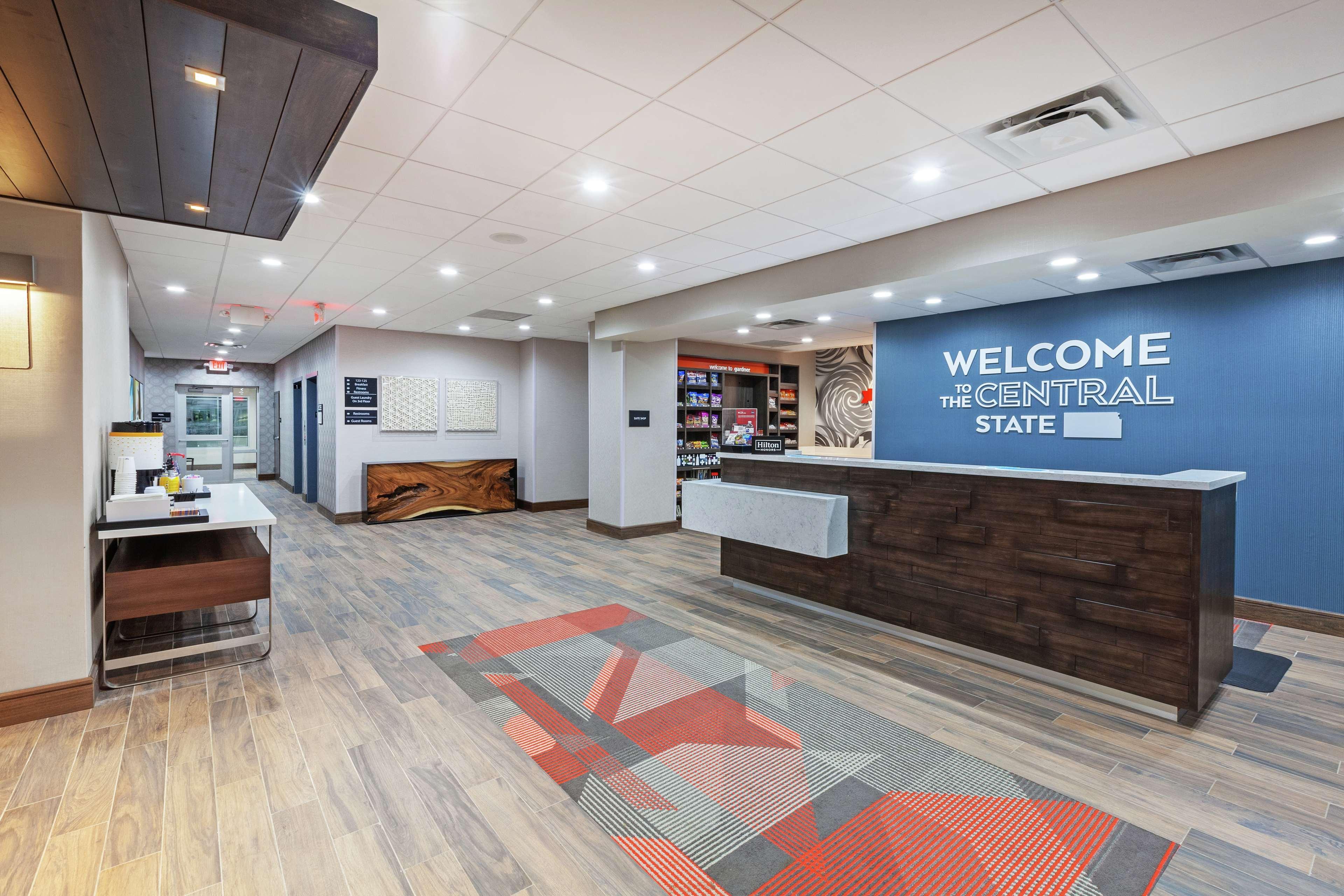 Hampton Inn Gardner Exterior photo